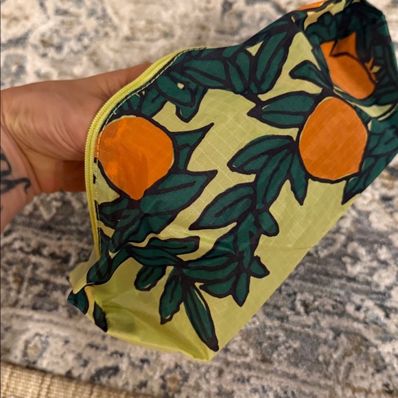 BAGGU Citrus Print Pouch with Zipper - Picture 3 of 4